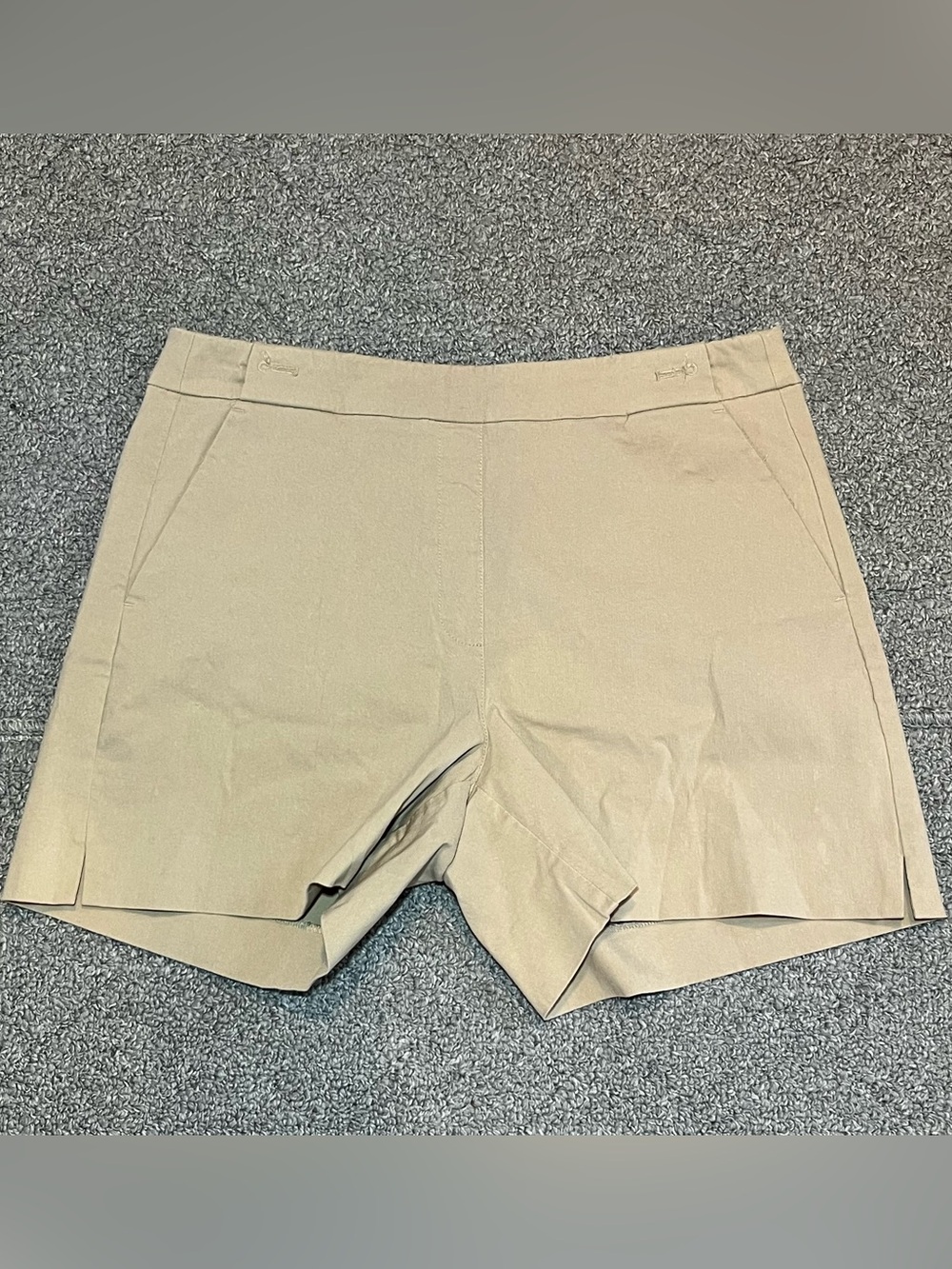 White House Black Market Shorts Womens Size 10 Beige Stretch Chic Resort Casual